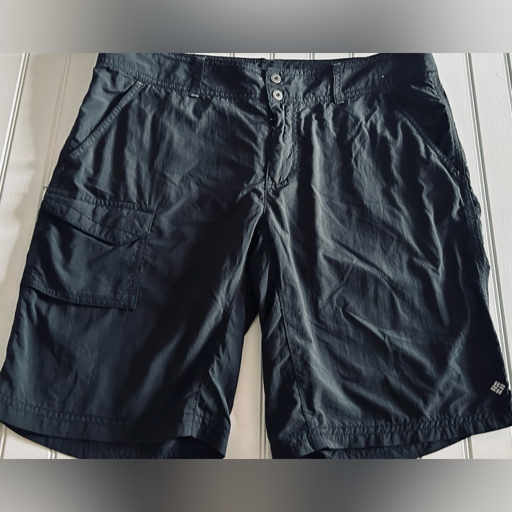 COLUMBIA Omni shade womens size 10 cargo (with sun protection)